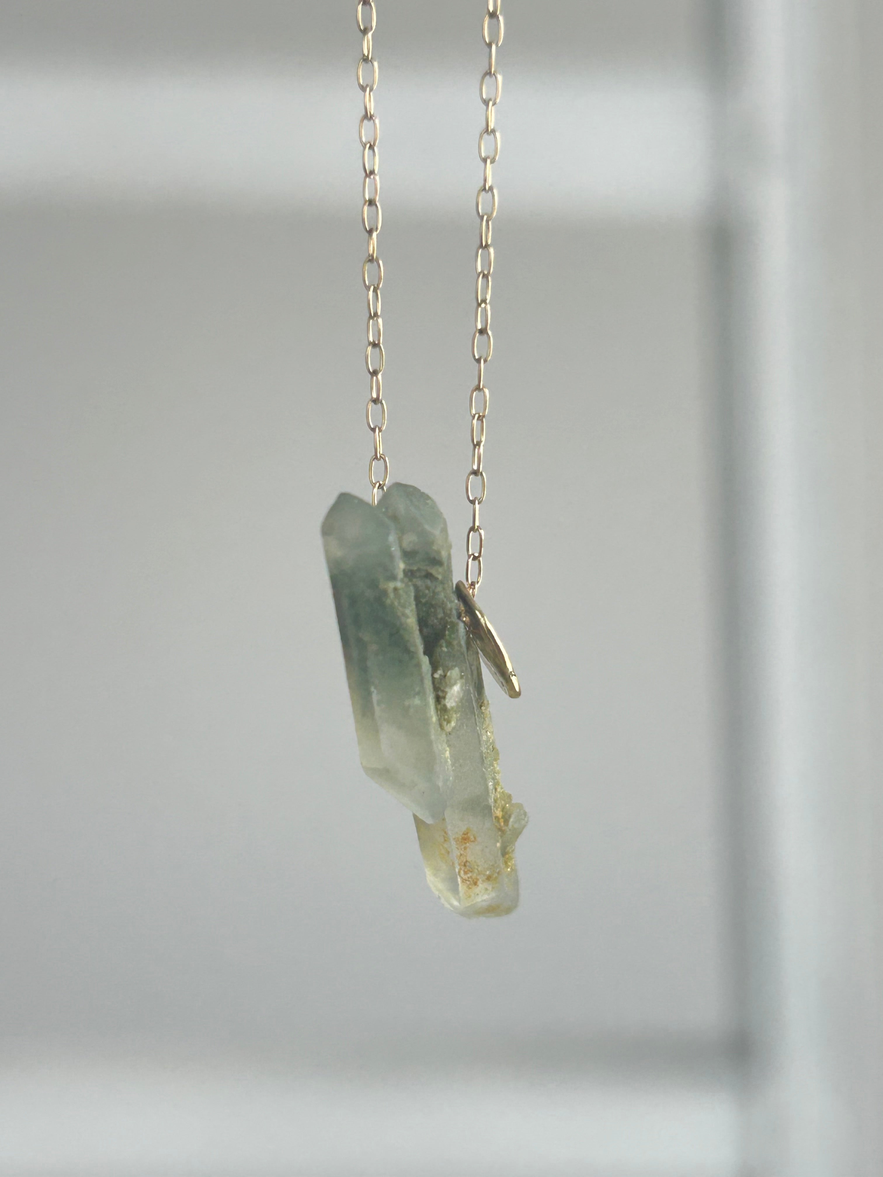 Himalayan crystal. 10k necklace