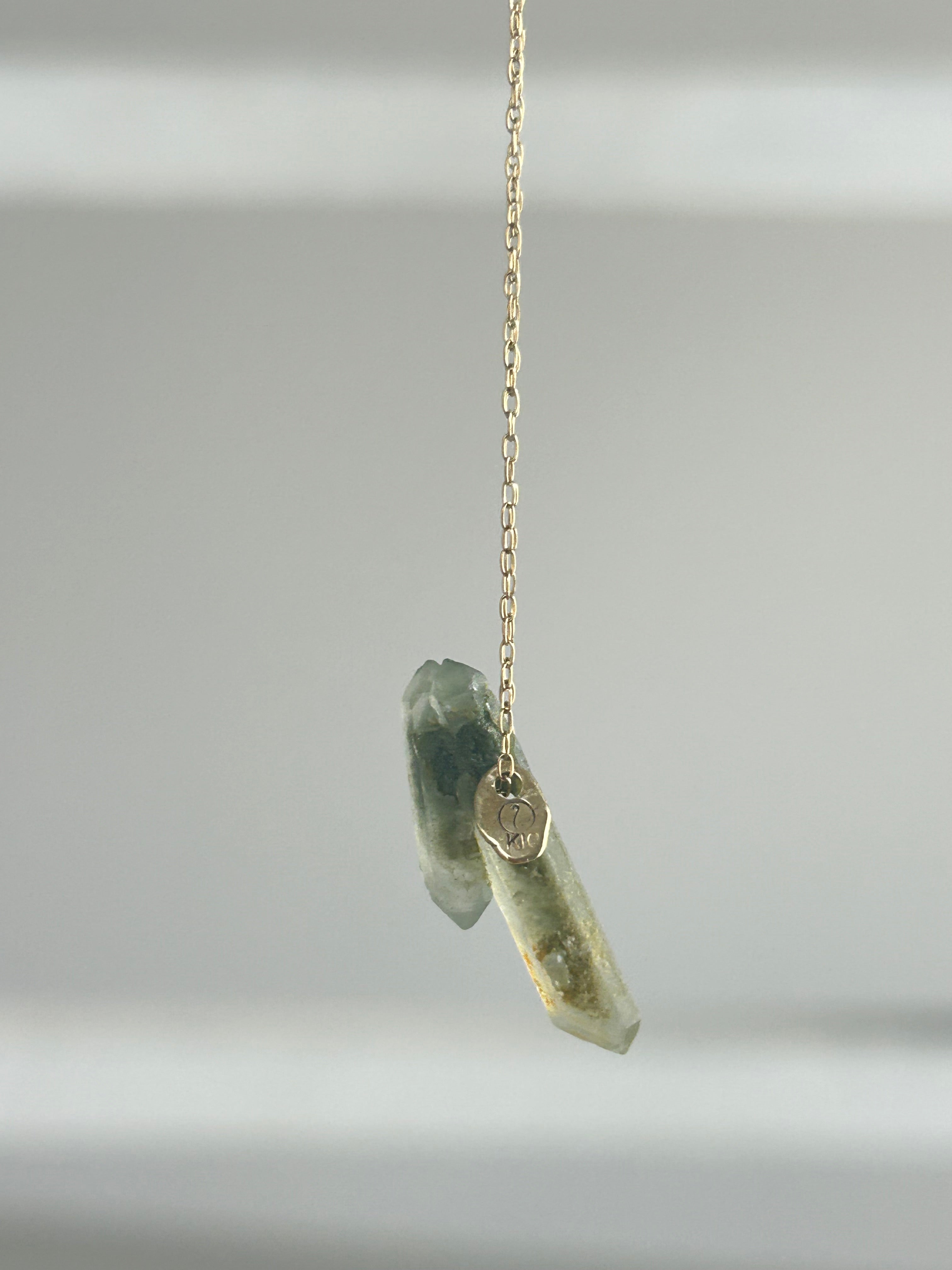 Himalayan crystal. 10k necklace