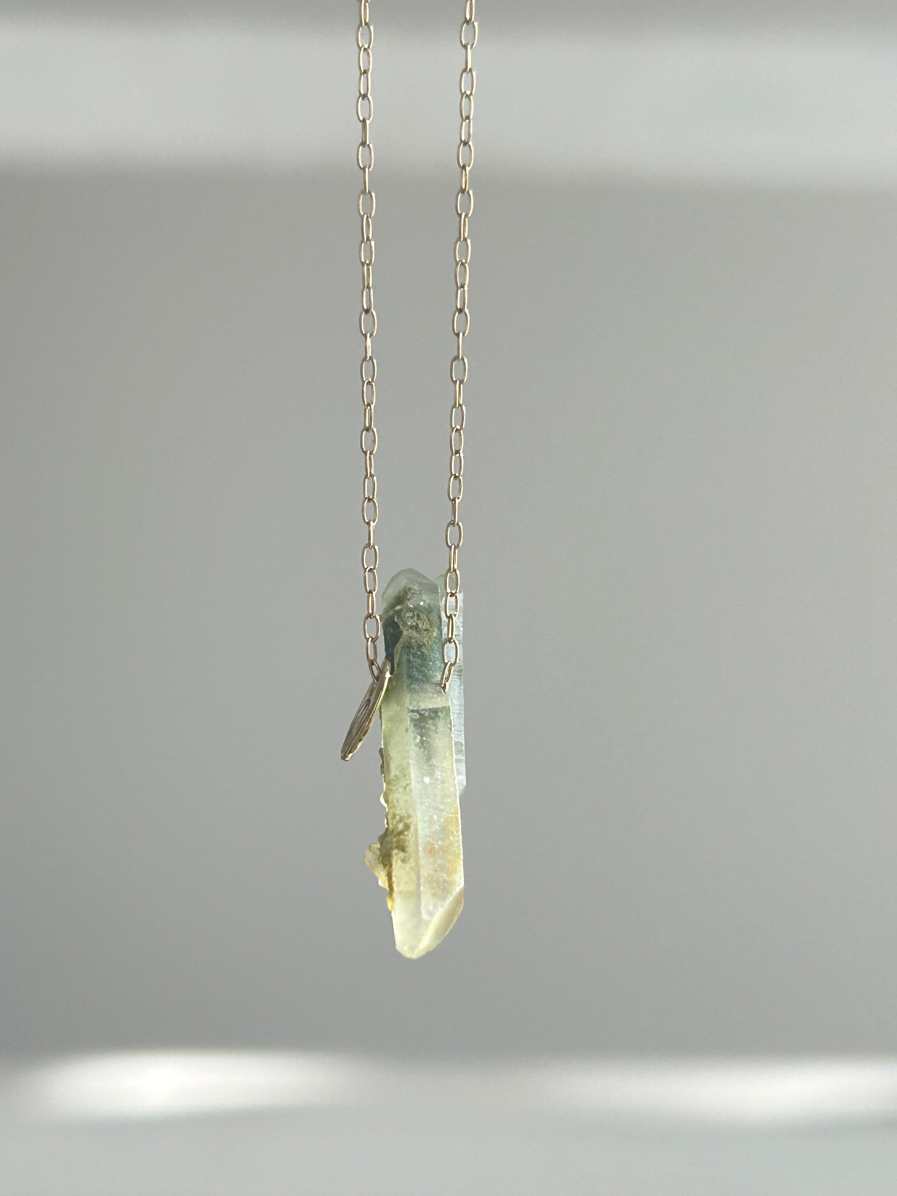 Himalayan crystal. 10k necklace