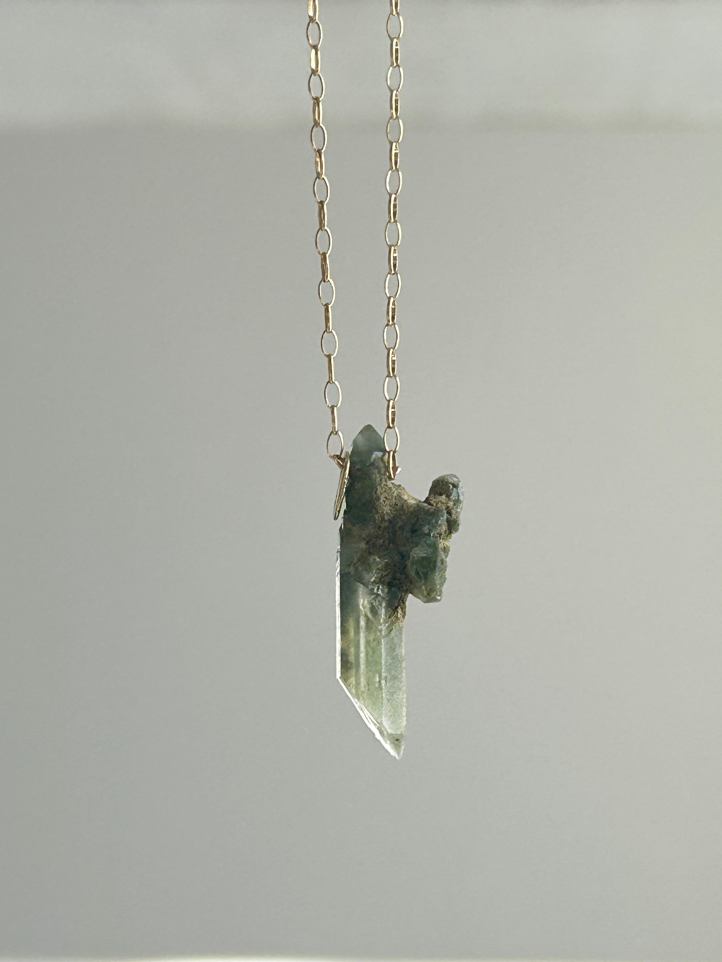 Himarayan crystal. 10k necklace